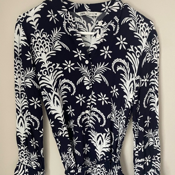 Zara Blue and White Floral Maxi Dress with Long Sleeves Size Small - Picture 2 of 9